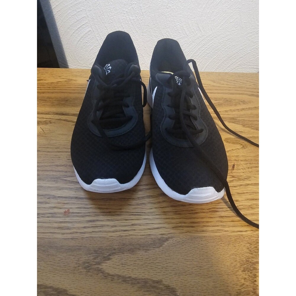 Nike Tanjun Women's Running Shoes Black White Size 9